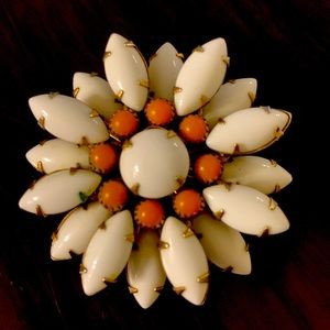 1960’s Milk glass Star-bust layered brooch  with a amber bronze gold accents.